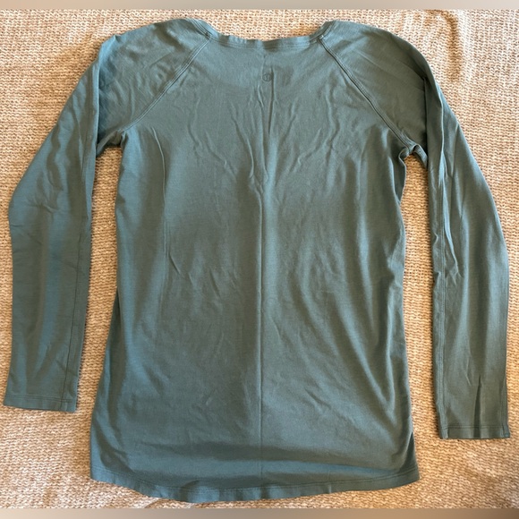 Lululemon Long Sleeve Shirt - Picture 2 of 7